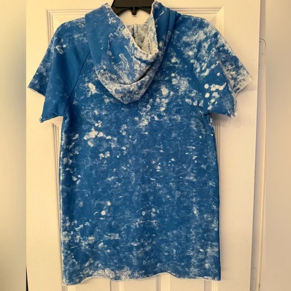 Cotton Citizen Women’s Blue & White Paint Splatter Short Sleeve Hoodie Size XS - Picture 2 of 8